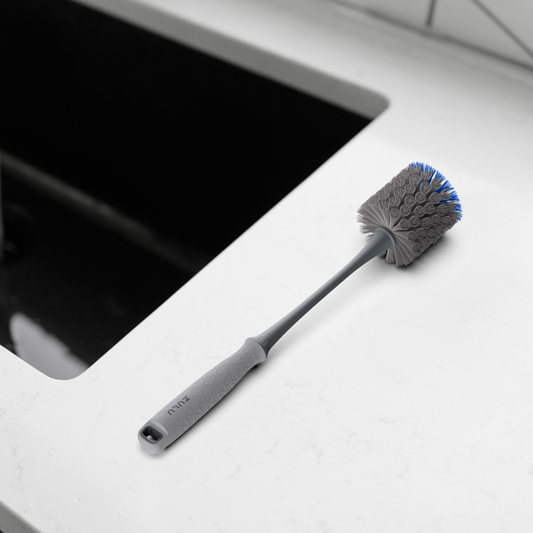 bottle-and-straw-cleaning-brush-set-y1 ZuluBottle_StrawBrush_BySink.png