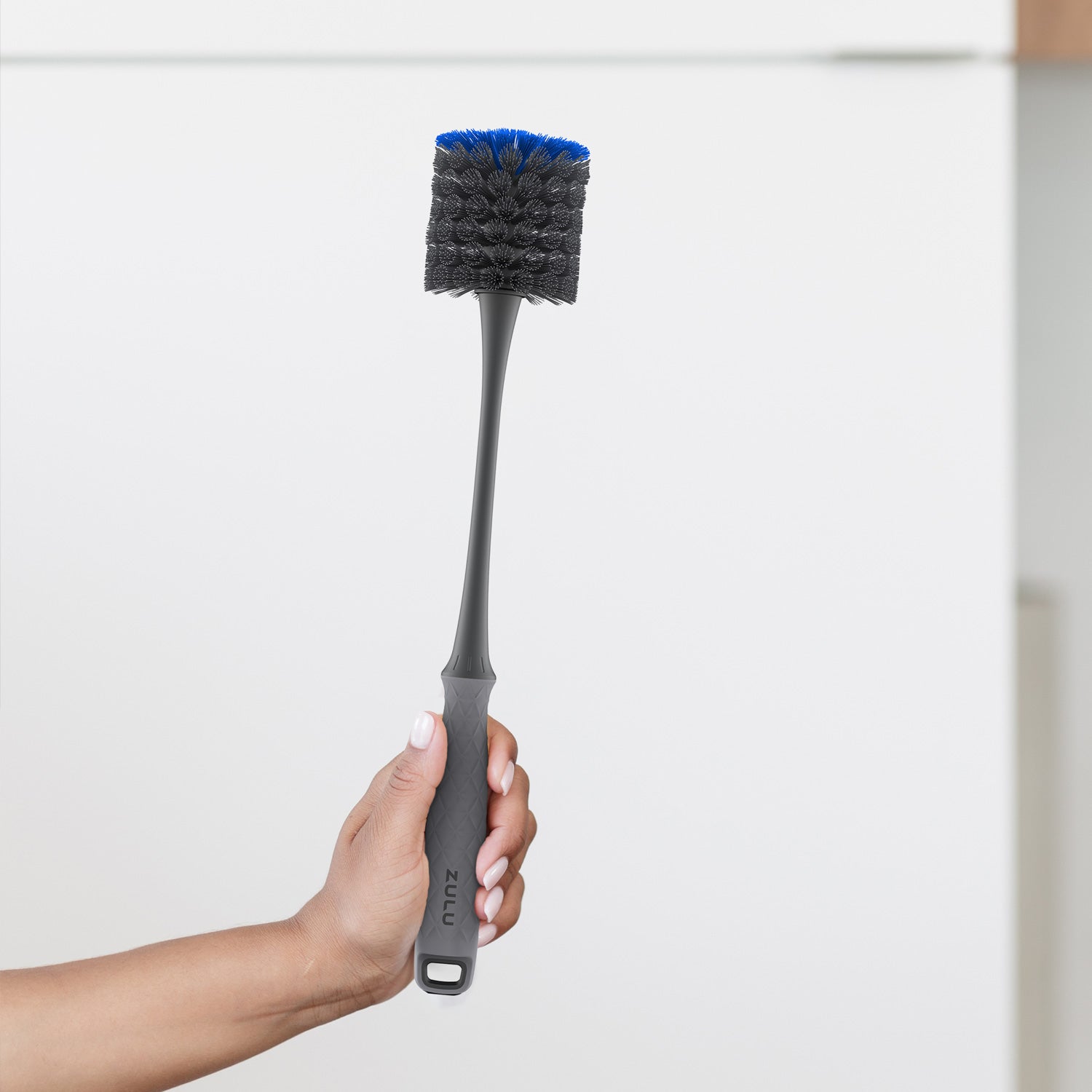 bottle-and-straw-cleaning-brush-set-y1 Zulu_Bottle_Brush_Holding.jpg